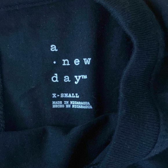 a new day Black crewneck t-shirt - Picture 5 of 10